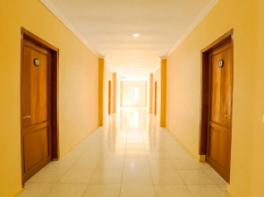 Edotel Praya by OYO Rooms