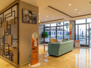 Uras Beach Hotel