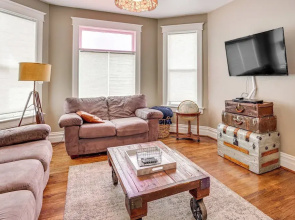 Charming Paris House ~ 1 1/2 Mi to Canyon!