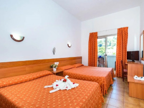 Santa Susanna Resort