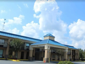 Best Western Luxury Inn & Suites