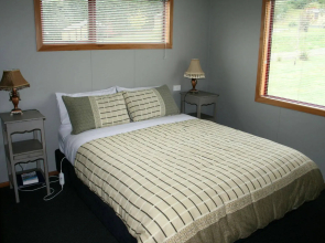 Whistling Frog Cafe & Accommodation