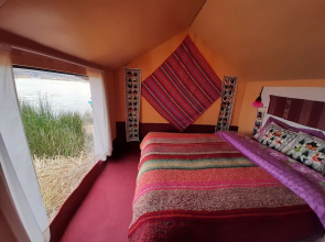 Uros Quechua Lodge