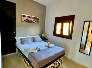 Peaceful studio apartment near the sea!