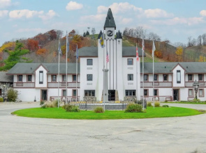 Golf, Swim & Ski: Schuss Mtn Family Getaway!