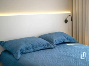 Apartamento com 02 dormitórios de casal