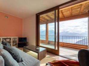 Willow Apartment With Lakeview by Wonderful Italy