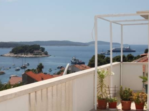 Apartments & Rooms Zlatica Hvar