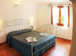 Bouganvillage (BUD251)