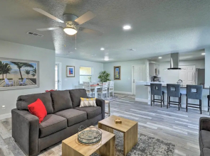 Pet-friendly Merritt Island Home w/ Heated Pool