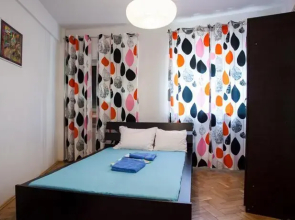 Chic Artistic Central Double Studio