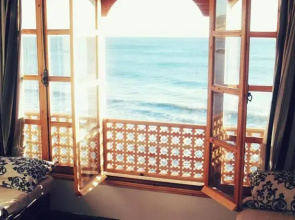 Hashpoint Surf Camp