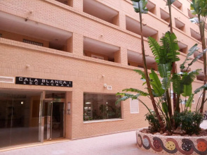 Apartamento 1ª Línea de mar en Marina d'Or con césped y playa [Familiar]