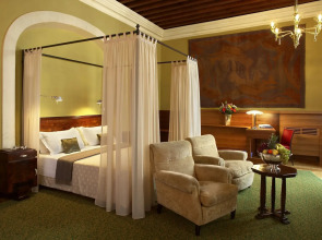 Отель Saturnia & International