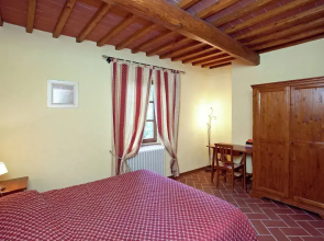Farmhouse in Loro Ciuffenna With Pool & Garden