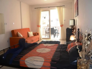 Studio with shower room E5, full kitchen, poolside, FREE WIFI