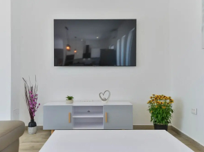Modern & spacious villa with pool AE1445
