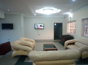 No 19 Hotel and Lounge