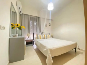 Evi's Afandou Suite - Vintage & Modern