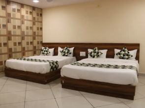 Maruti Group of Hotels - Hotel Shri Naman