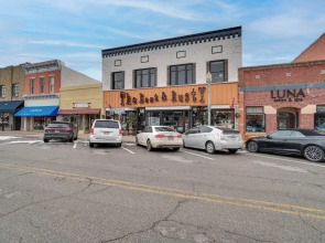 Walk to University: Dtown Laramie Home!