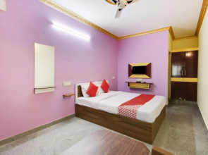 Pnk Royals by OYO Rooms