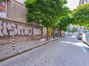 FM Deluxe 2-BDR Apartment - The Balkan