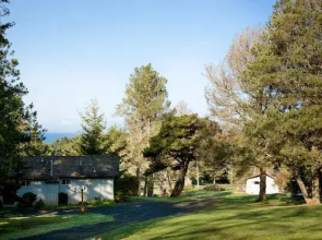 The Andiron -- Seaside Inn & Cabins