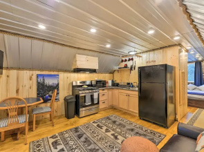 A-frame Mtn Cabin ~ 35 Mi to Yellowstone NP!
