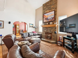 Coastal Getaway 5 Bedroom Home