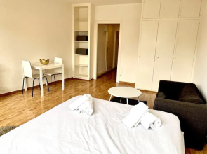 Yooneet Boutique Studio 2' Train Station