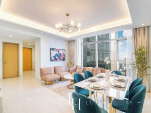 LUX The Paramount Sea View Suite