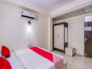 OYO Flagship 76903 RS Hotels