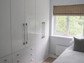 The Pavilion - Stunning, 4 Bedroom House with Free Parking