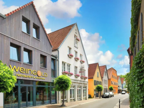 Hotel Müller Café & Wein . Mondholzhotel