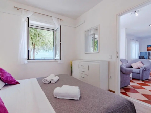 Nice Apartment in Dingac With 2 Bedrooms, Internet and Outdoor Swimming Pool