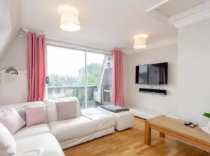 Catharine Place Apartment