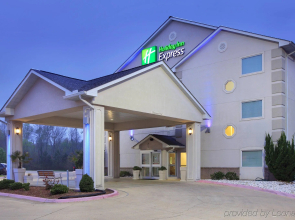 Holiday Inn Express Hotel & Suites by IHG