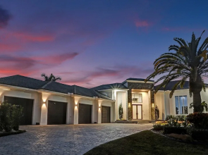 Sophia's Compound resort w heated pool