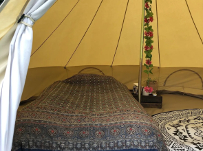 Cosy Glamping 4m Bell Tent in Rural Herefordshire