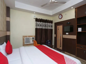 Hotel Crystal Inn