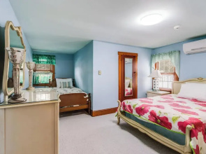 Hickman Street 208a