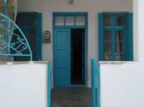 Parikia's Grandma Corner