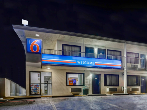 Motel 6 Denton, TX - UNT