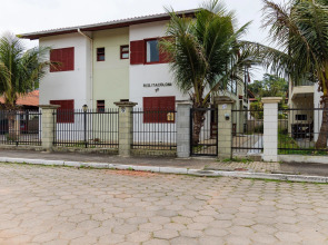 Apartamento a 650m da praia Floripa-SC RUB201