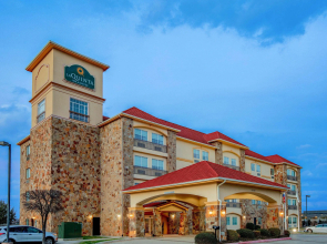La Quinta Inn & Suites by Wyndham McKinney