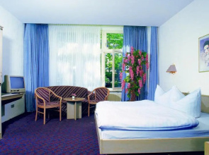 Birth City Hotel