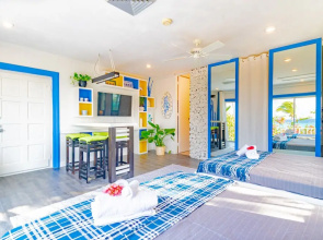 Panoramic Cottage at Love Beach - Pool