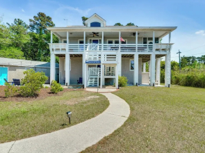 Hot Tub & Bay Views: Outer Banks Home