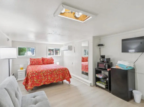 Dave's Last Resort Lakeside - Long Stay Discount - Comfy Cabin 5 1 Bedroom Hotel Room